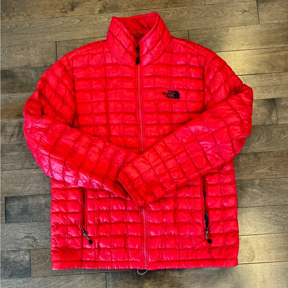 The North Face Red Men’s Thermoball Size Large